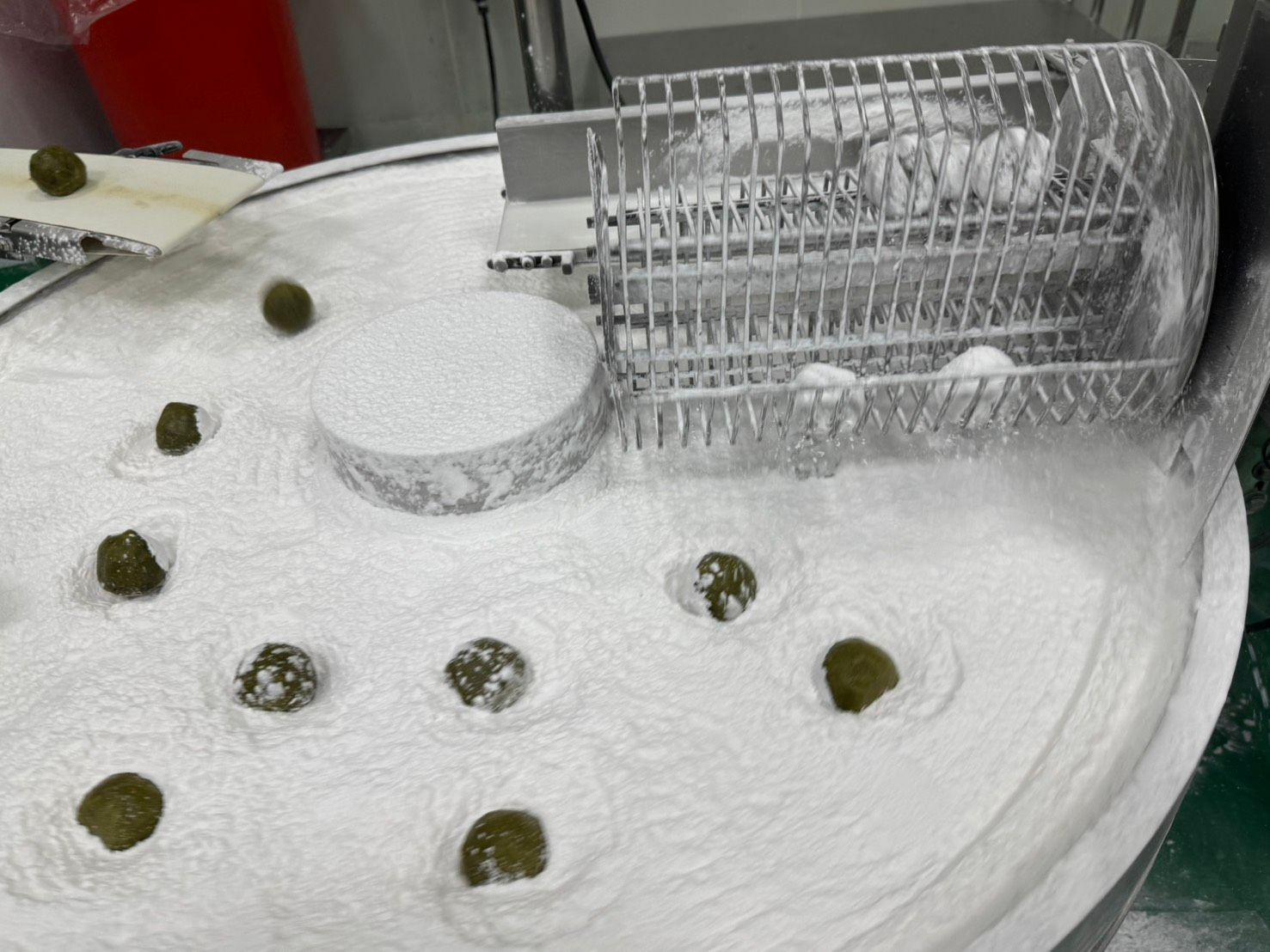 04_We Sweet配合季節檔期，也推出相符的麻糬商品，如313~49推出的春茶賞抹茶紅豆大福，也是由家會香製作。.jpg