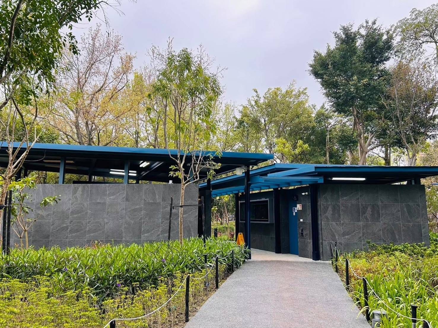 大安森林公園擁有台北市首座生態公廁。.jpg